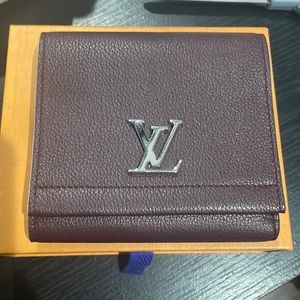Louis Vuitton Lockme II wallet